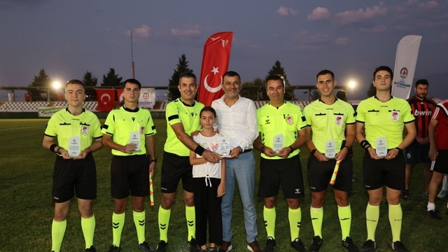 Denizli Büyükşehir Futbol Turnuvası kupalar sahiplerini buldu