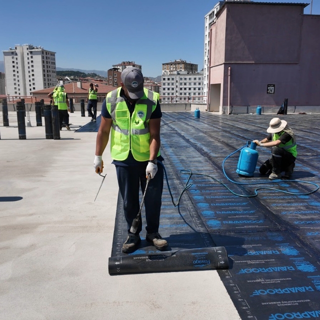 Bedesten katlı otopark çatısı yenileniyor