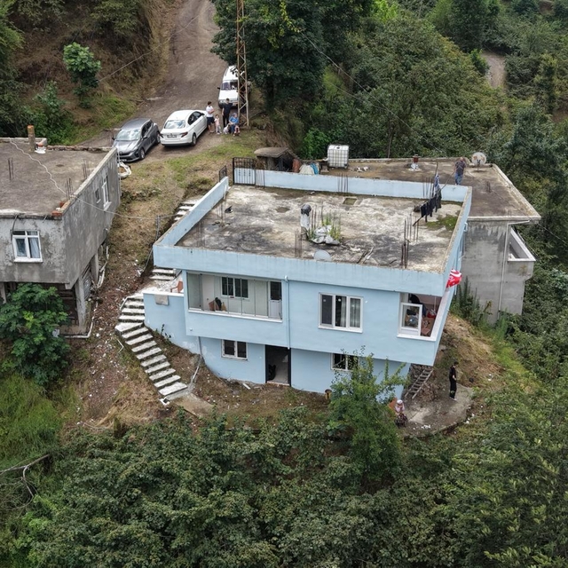 Giresun'da derede akıntıya kapılan 2 kızının ardından annenin de cansız bed...