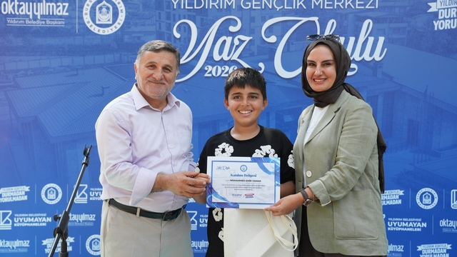 Yıldırım Gençlik Merkezi Yaz Okulu'nda mezuniyet coşkusu