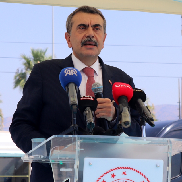 Milli Eğitim Bakanı Tekin: "Çocuklarımızın en iyi şekilde yetişmesi için ça...