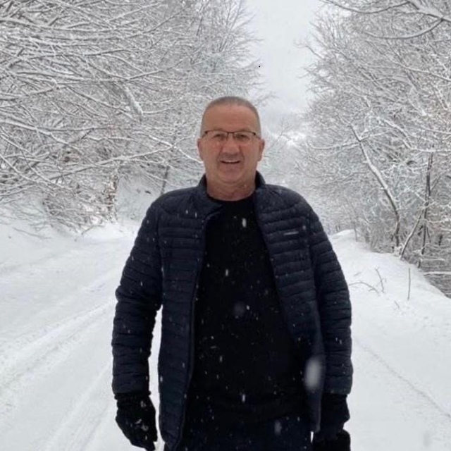Yol kenarında başından vurulmuş halde bulunan iş insanı, kurtarılamadı