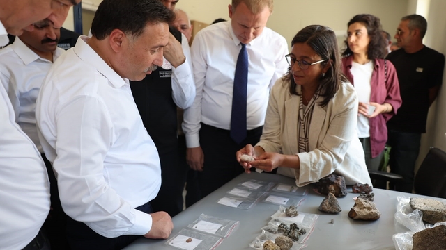 Vali Çiçek, Eğriköy Höyük Kazı Alanı'nı ziyaret etti