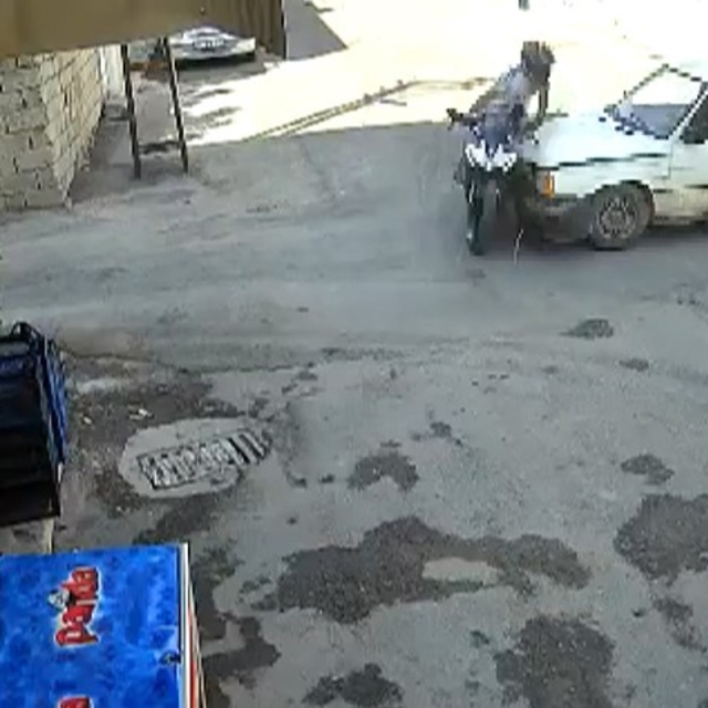Motosiklet sürücüsü metrelerce havaya fırladı
Otomobille motosikletin çarpı...