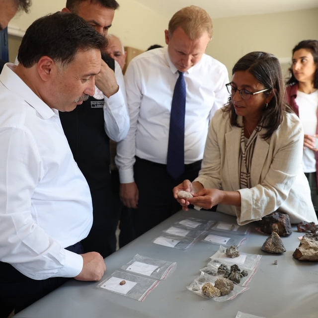 Vali Çiçek, Eğriköy Höyük Kazı Alanı'nı ziyaret etti