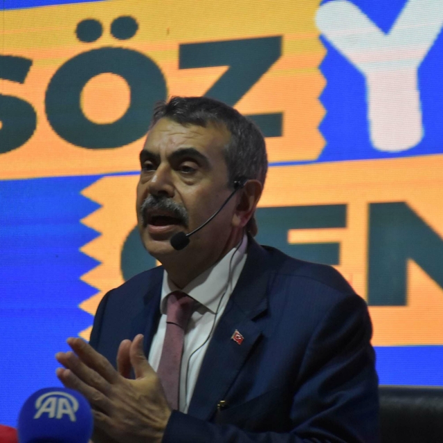 Bakan Tekin: Gece-gündüz çalışıyoruz (2)