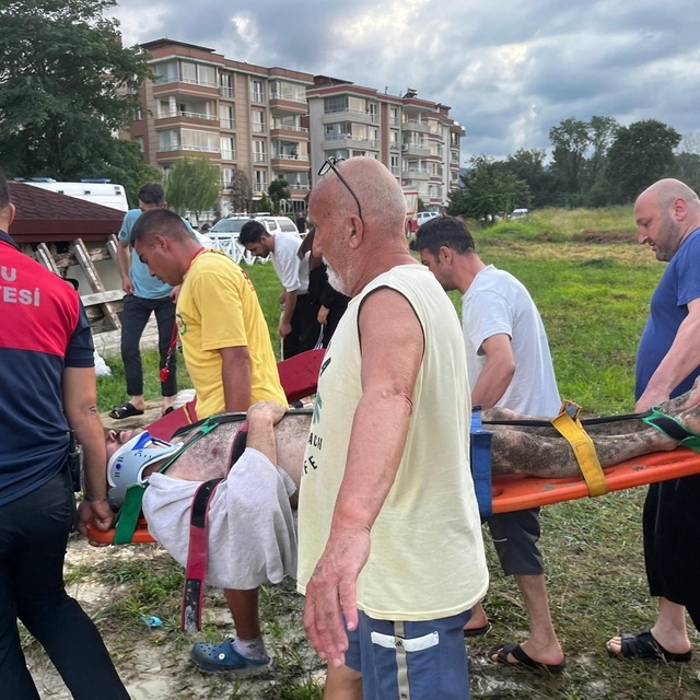 Ordu'da denizde akıntıya kapılan 3 kişi kurtarıldı