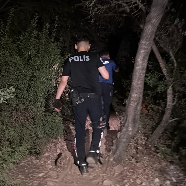 Bodrum'da ormanda kaybolan 5 genç kurtarıldı