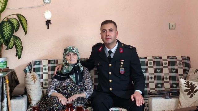 Şehit ailesine vefa ziyareti