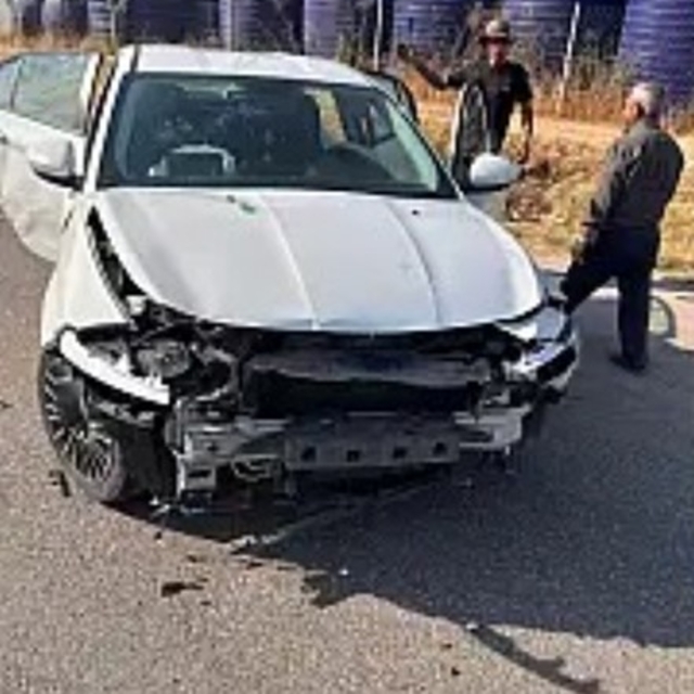 Siirt'te 4 aracın karıştığı kazada maddi hasar oluştu
