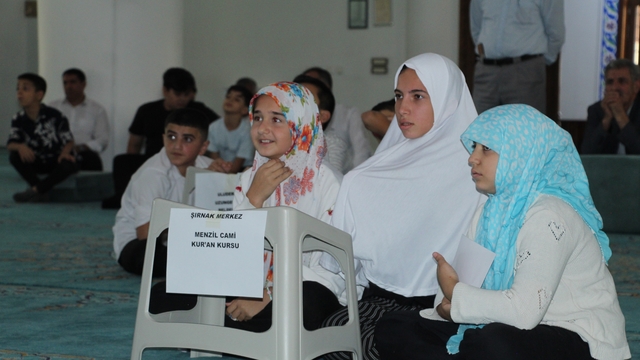 Şırnak'ta Yaz Kur'an Kurslarında final coşkusu: Şampiyonlara mükafatları verildi
Belediye dereceye giren gençlere 50 bin liralık ödül dağıttı