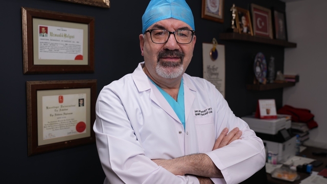 Genel Cerrahi Uzmanı OP. DR. Servet Yetgin'den uyarı:
"Ailede kanser öyküsü varsa, şikayet olmasını beklemeyin"