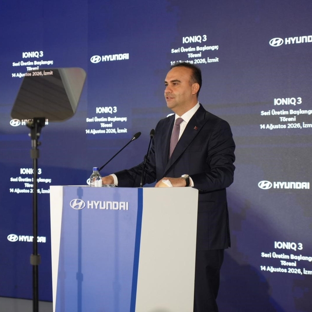 Bakan Kacır: "İhracatımızı 36 milyar dolardan 278 milyar dolara çıkardık"
"...