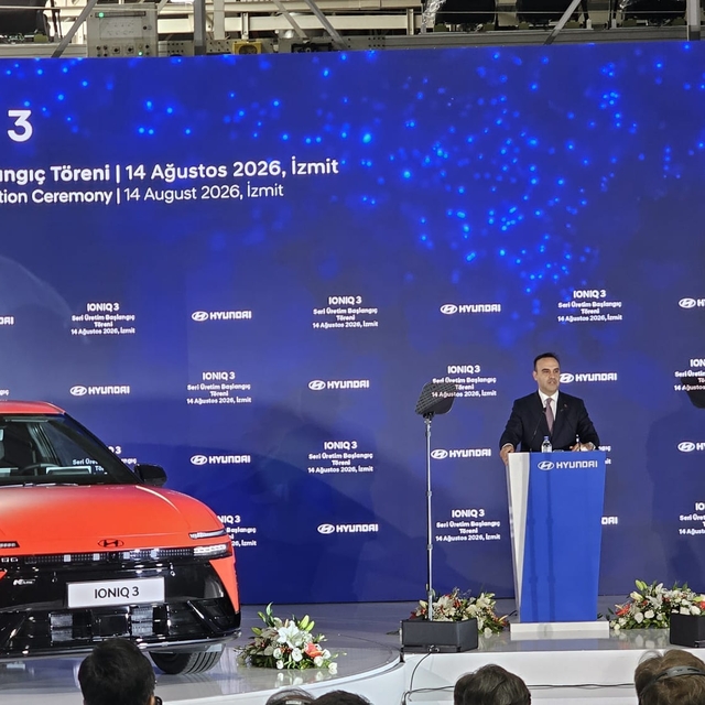 Bakan Kacır: Otomotiv sektörü, ihracatını 4,8 milyar dolardan 41,5 milyar d...