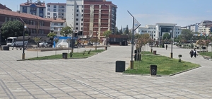 Elazığ'da sıcaklar cadde ve sokakları tenhalaştırdı