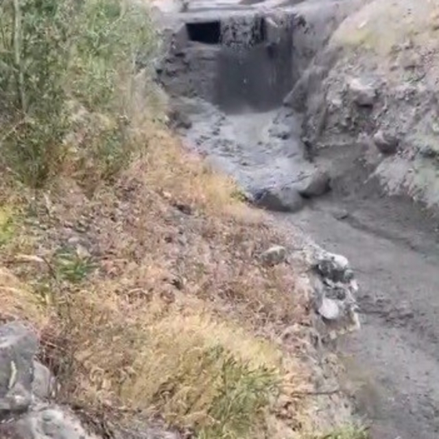 Tunceli'de heyelan anı kameralara yansıdı