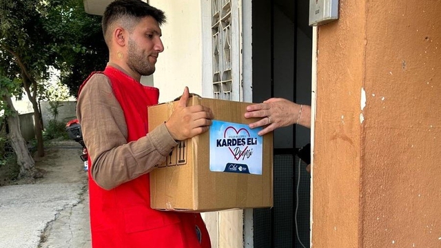 Efeler Belediyesi'nden ihtiyaç sahiplerine doğrudan destek