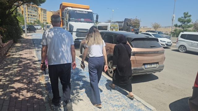 Elazığ'da cuma namazı çıkışında dilencilere operasyon