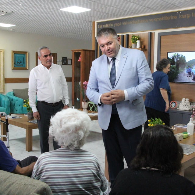 Mersin'de yaş almış vatandaşlarla gönül buluşması