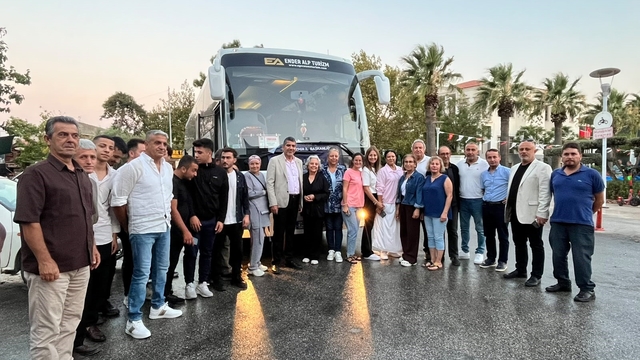 AK Parti İzmir'den 25'inci yıl buluşmasına 5 bin kişilik çıkarma