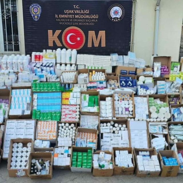 Uşak'ta 5 bin 958 kutu tarihi geçmiş hayvansal ilaç ele geçirildi