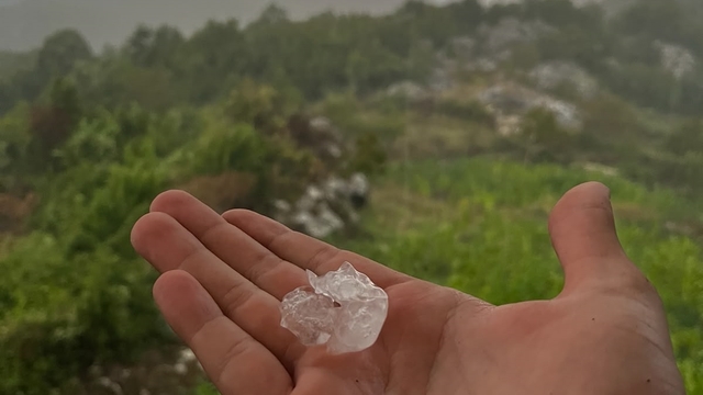Osmaniye'de 32 derece sıcakta sağanak, dolu ve fırtına