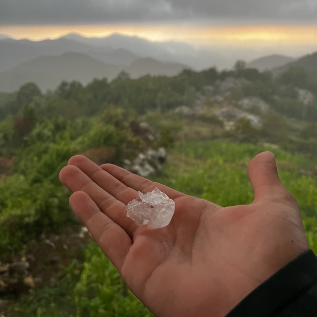 Osmaniye'de 32 derece sıcakta sağanak, dolu ve fırtına