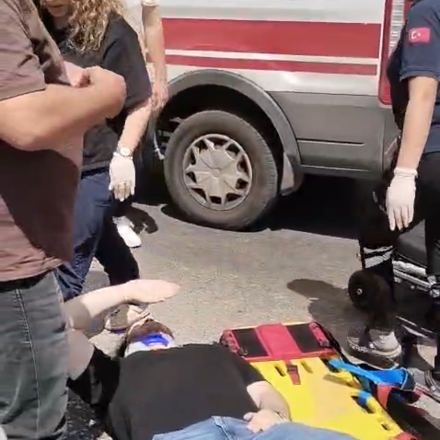 Edirne'de otomobilin çarptığı yaya yaralandı: Kaza anı kamerada