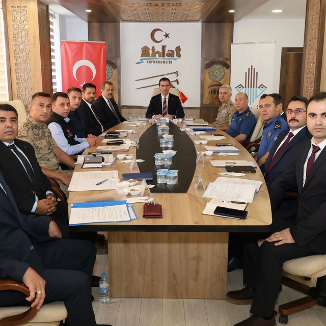 Bitlis'te Ahlat Şenlikleri öncesi güvenlik ve asayiş toplantısı düzenlendi