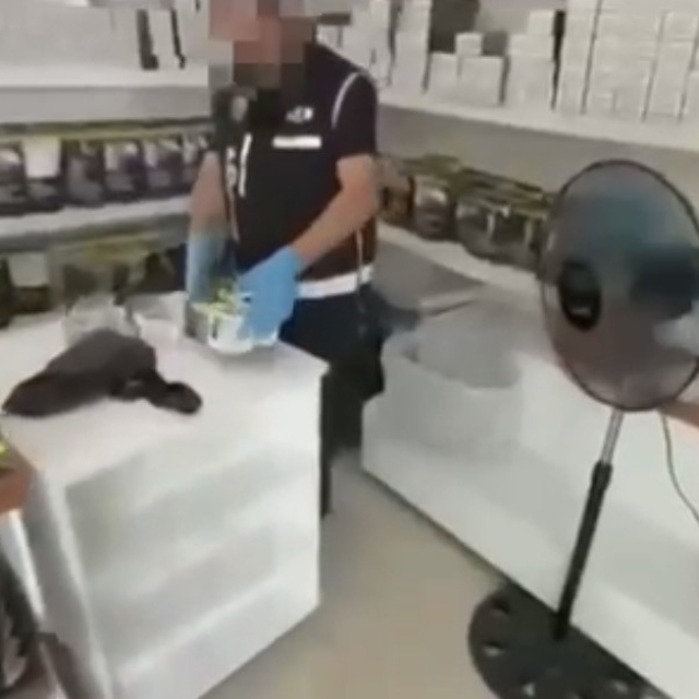 Kayseri'de 13 bin adet makaron ve 2 bin 10 paket kaçak sigara ele geçirildi