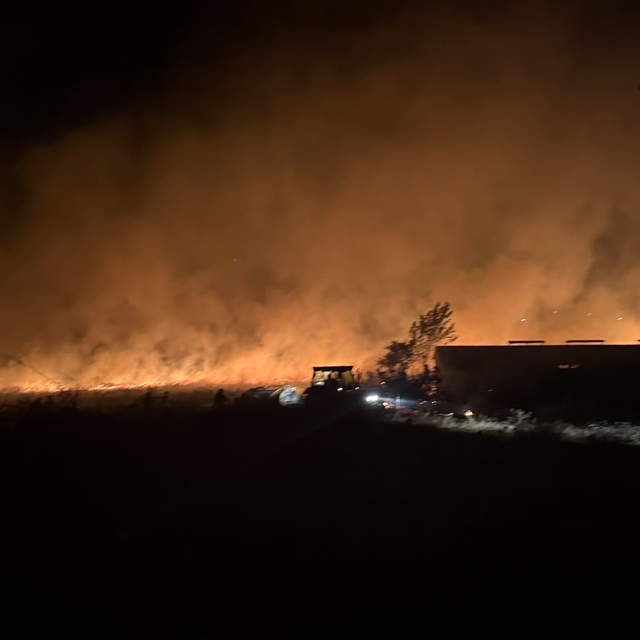 Çanakkale'de otluk alanda çıkan yangın söndürüldü