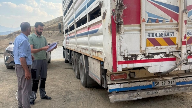Yüksekova'da hayvan sağlığı için yol kontrolleri sürüyor