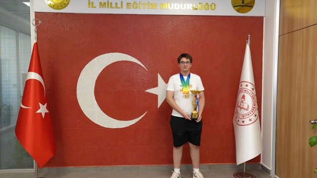 Singapur'dan İzmir'e dünya ikinciliği gururu