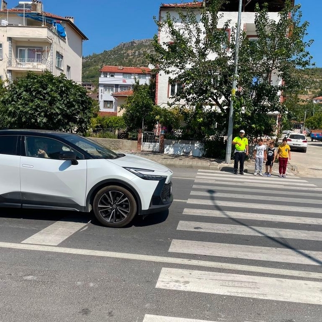Bilecik'te çocuklar trafik dedektifi oldu