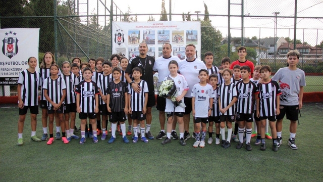 Erkan Avseren: "Futbol okullarımızda Beşiktaş'ın geleceğini inşa ediyoruz"
Denizli Pamukkale Beşiktaş Futbol Okulu, Avseren'i ağırladı