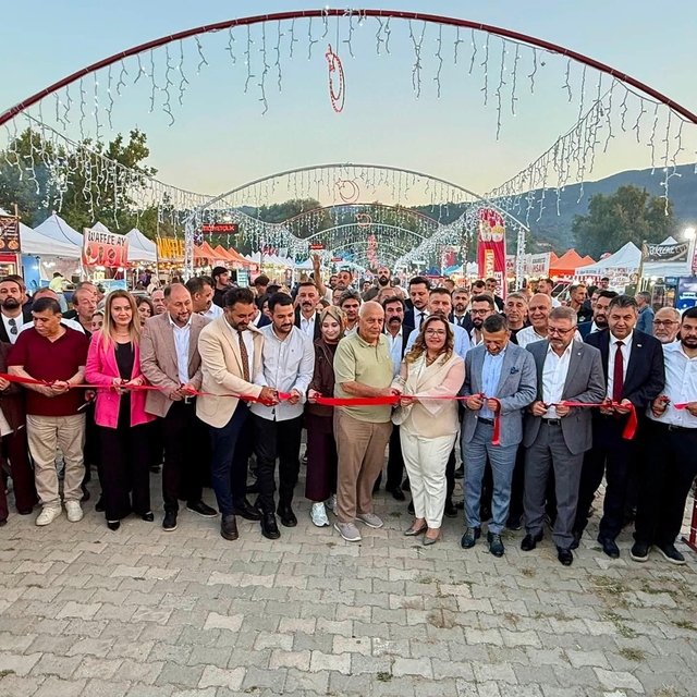 Simav'da 93. Turizm ve Ticaret Panayırı coşkuyla açıldı
