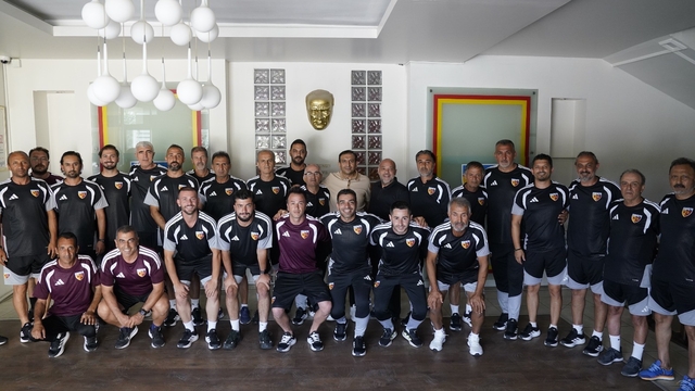 Kayserispor Akademi kolları sıvadı
22 antrenör ile anlaşma yapıldı