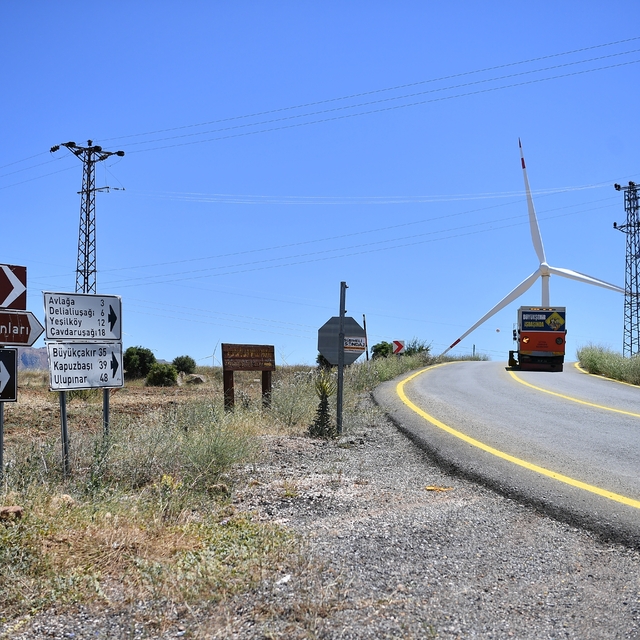 Kapuzbaşı yolunda yol çizgisi çalışması yapıldı