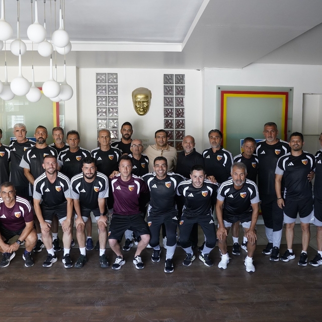 Kayserispor Akademi kolları sıvadı
22 antrenör ile anlaşma yapıldı