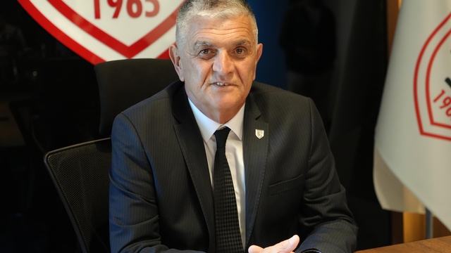 Samsunspor'da sezonun ilk maçında hedef 3 puan
Suat Çakır: "Taraftarlarımızın da desteğiyle bu maçı mutlaka kazanmak istiyoruz"
Samsunspor Basın Sözcüsü Suat Çakır:
"Başkan Yüksel Yıldırım, Cumhurbaşkanı ile Nuri Asan konusunu görüşecek"