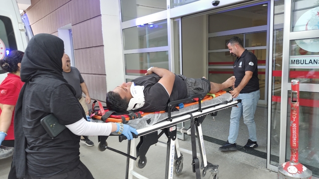 Motosiklet devrildi: 1 yaralı