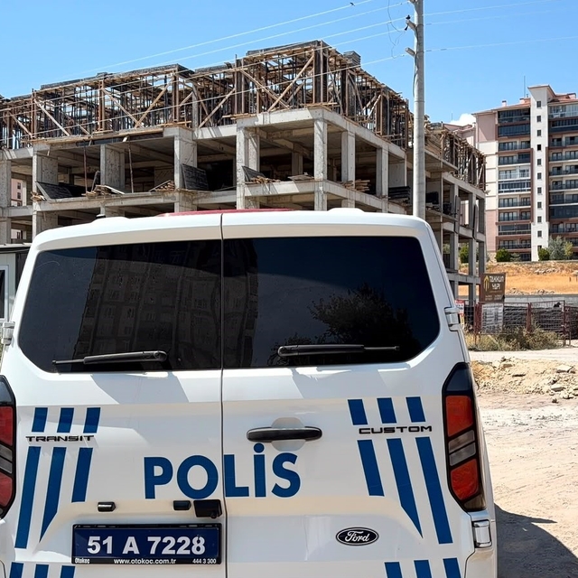 İnşaattan düşen işçi yaralandı