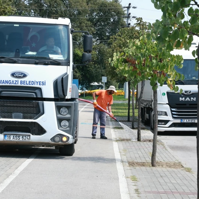 Osmangazi'de yeşil alanlarda titiz çalışma