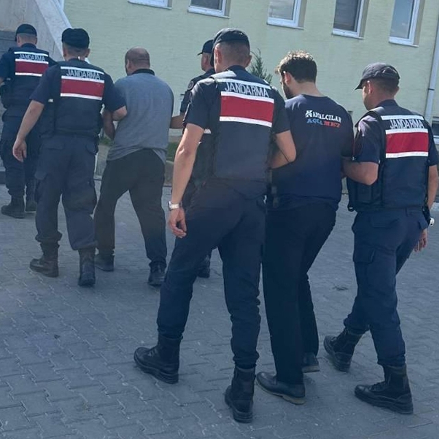 Köpeklerin kavgasına sinirlendi, çobanı öldürdü: Baba ile oğlu tutuklandı