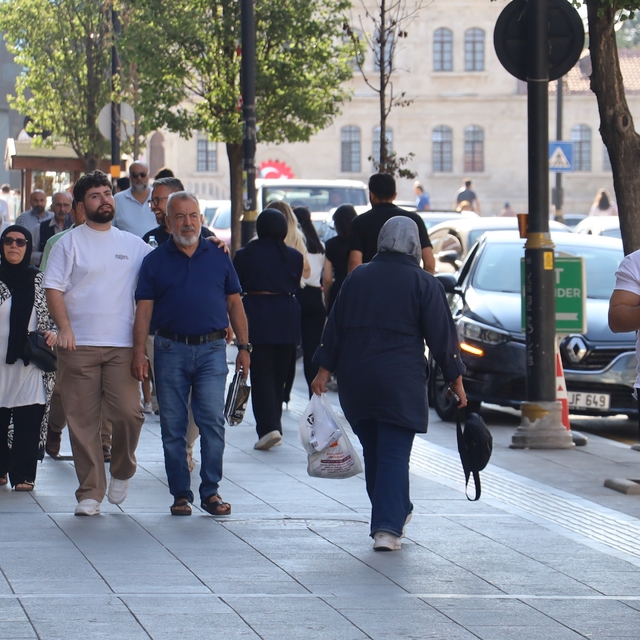 Avrupa'da bozulan ekonomi Sivas esnafına yansıdı
Nüfusunun büyük bir kısmı...