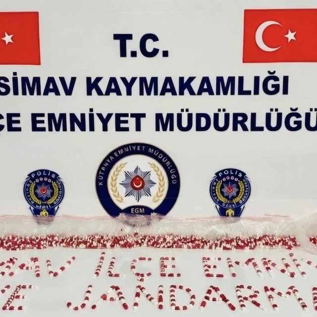 Simav'da 3 bin 716 adet sentetik hap ele geçirildi