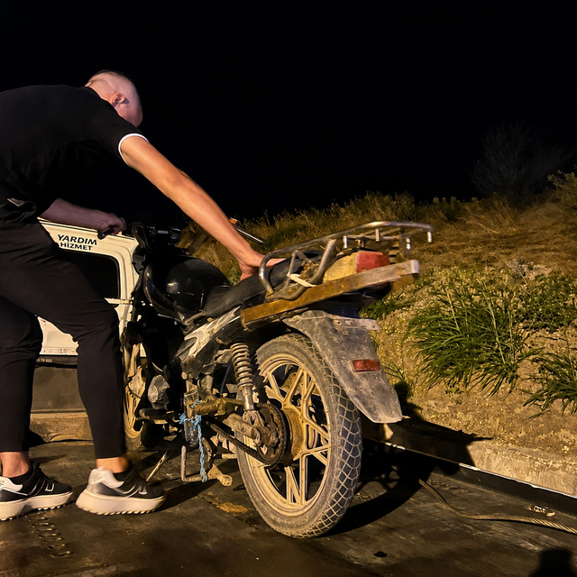 Plakasız hurda motosikletin ehliyetsiz sürücüsüne 88 bin 500 lira ceza