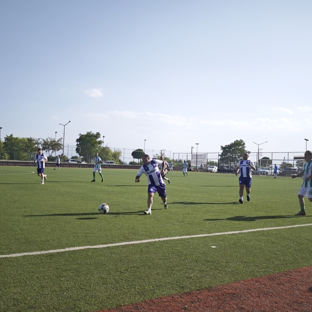 Ahlat'ta 40 yaş üstü şöhretler futbol turnuvası