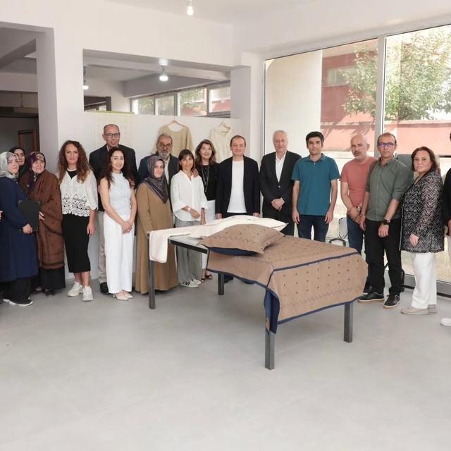 Bayburt'ta ehram dokuma eğitimini tamamlayan 20 kadın sertifikalarını aldı