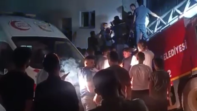 Hakkari'de acı olay: Uzman çavuş itfaiye aracının kayması sonucu hayatını kaybetti